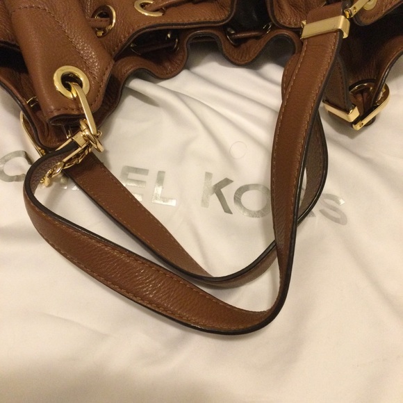 Micheal Kors Shoulder Bag ✨Host Pick✨ - Picture 7 of 10